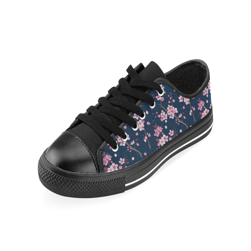 Pink sakura cherry blossom blue background Men's Low Top Canvas Shoes Black