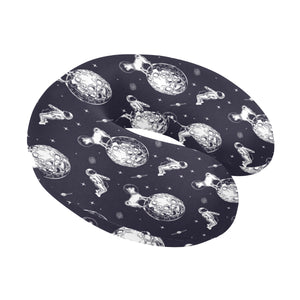 Chihuahua space helmet. astronaut pattern U-Shaped Travel Neck Pillow