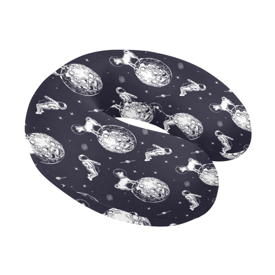 Chihuahua space helmet. astronaut pattern U-Shaped Travel Neck Pillow