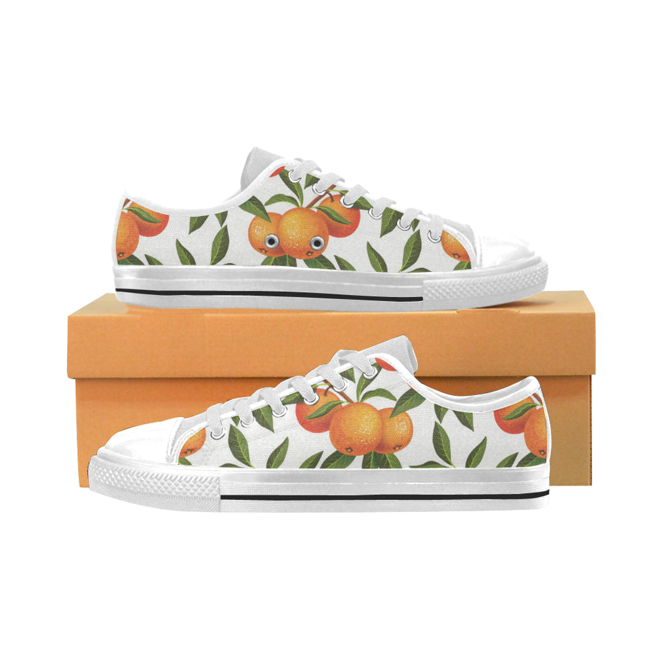 Oranges pattern background Men's Low Top Canvas Shoes White