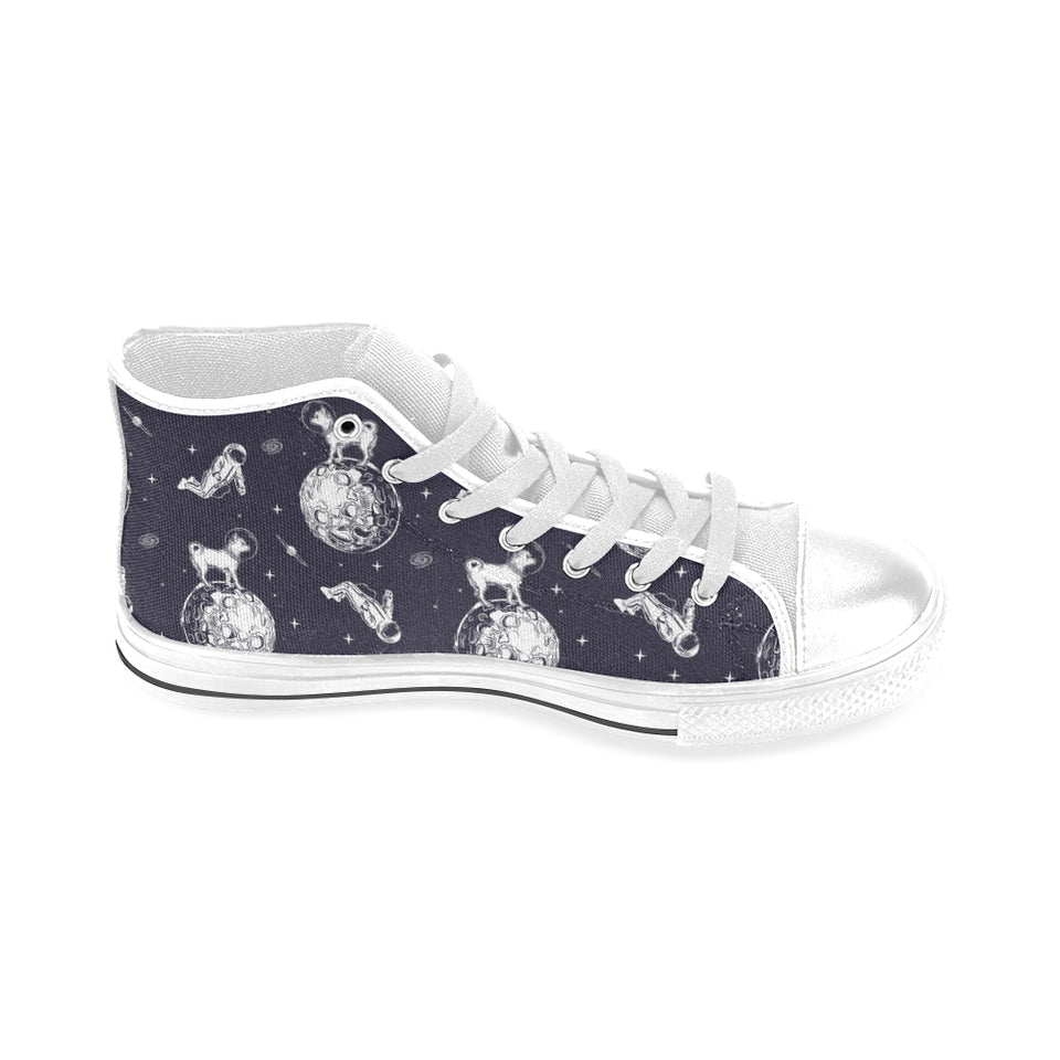 Chihuahua space helmet. astronaut pattern Men's High Top Canvas Shoes White