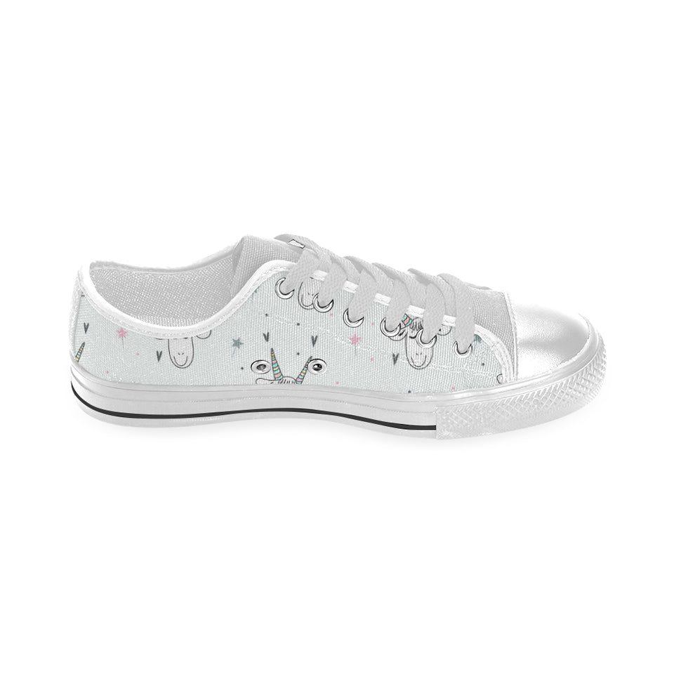 Cute goat design pattern Men's Low Top Canvas Shoes White