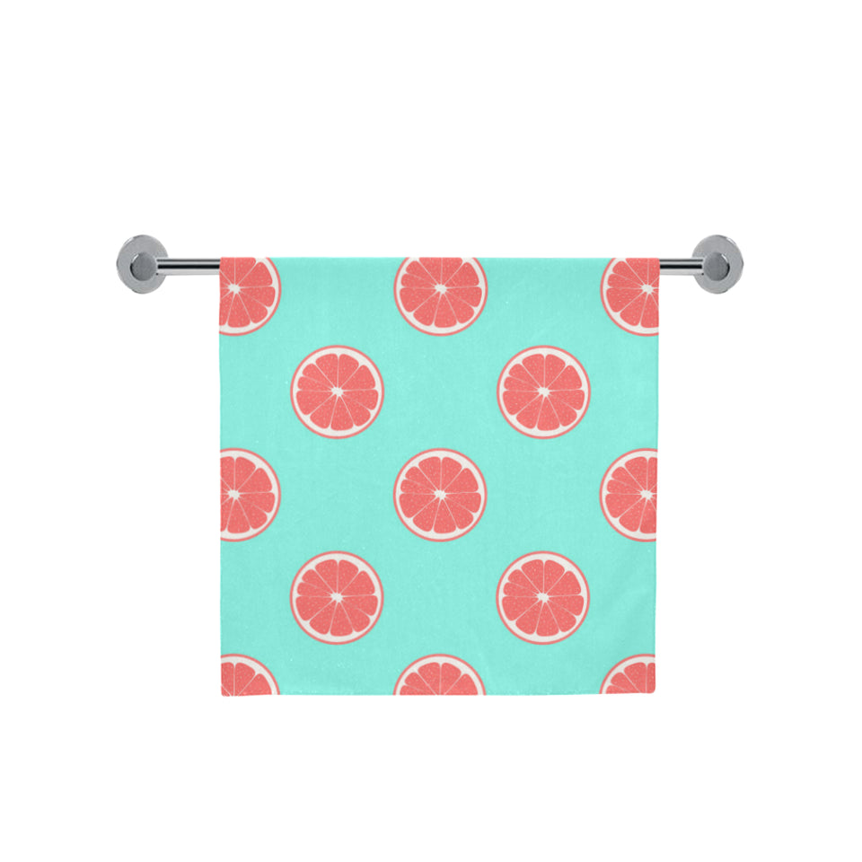 Grapefruit green background Bath Towel
