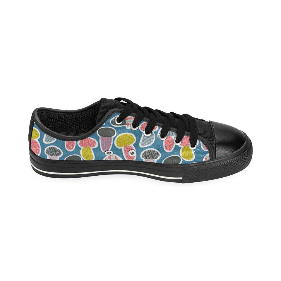 Colorful mushroom design pattern Men's Low Top Canvas Shoes Black