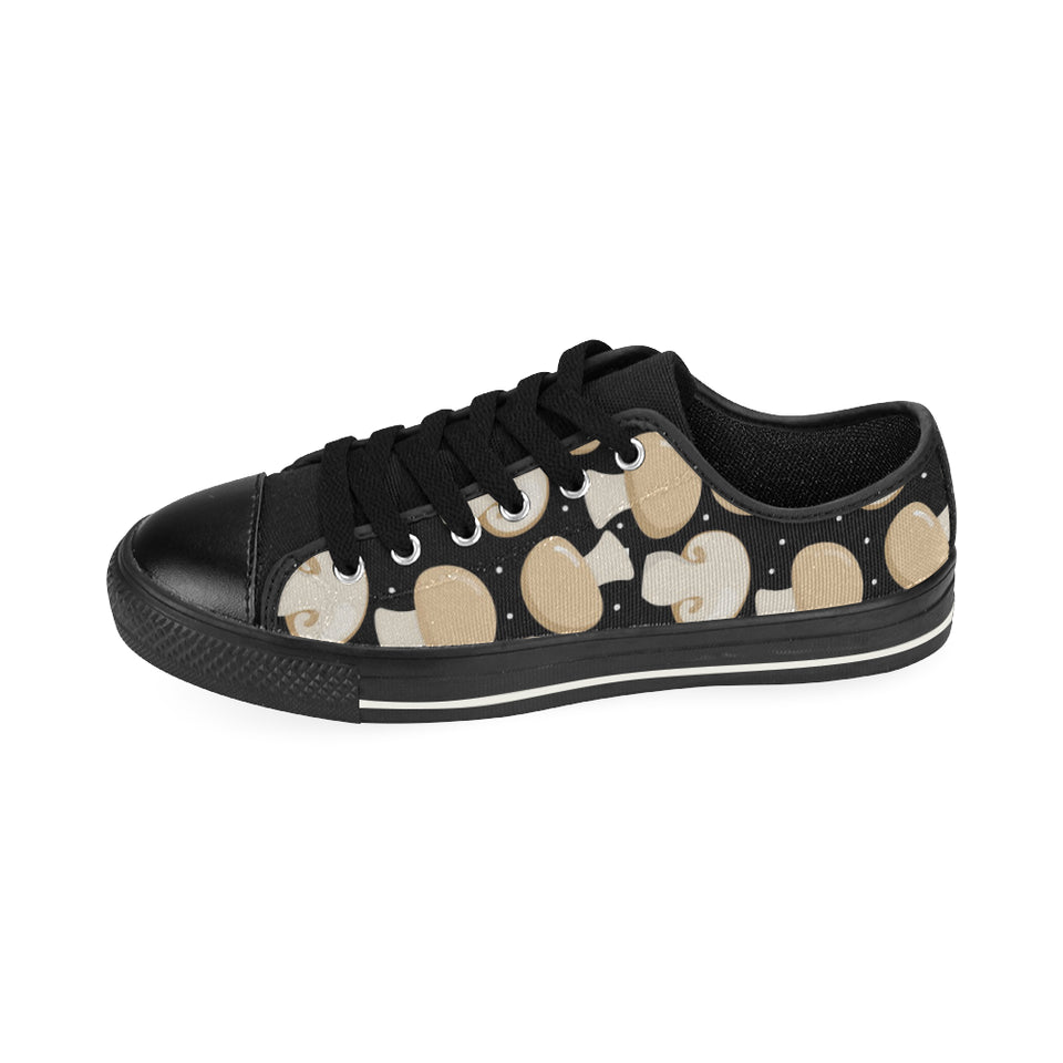 Champignon mushroom pattern Men's Low Top Canvas Shoes Black