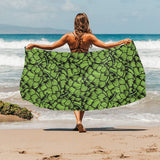 Green hop pattern Beach Towel