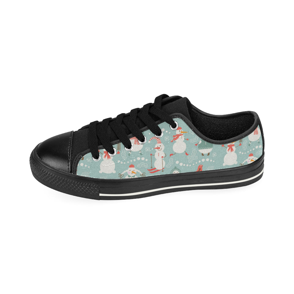 Cute snowman pattern Men's Low Top Canvas Shoes Black