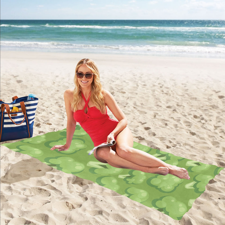 Broccoli pattern green background Beach Towel