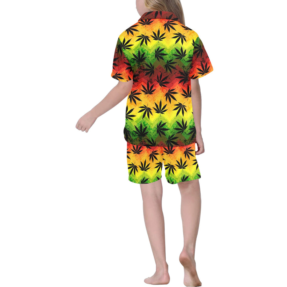 Canabis Marijuana Weed Pattern Print Design 03 Kids' Boys' Girls' V-Neck Short Pajama Set