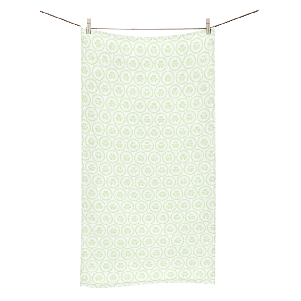 Cucumber pattern background Bath Towel