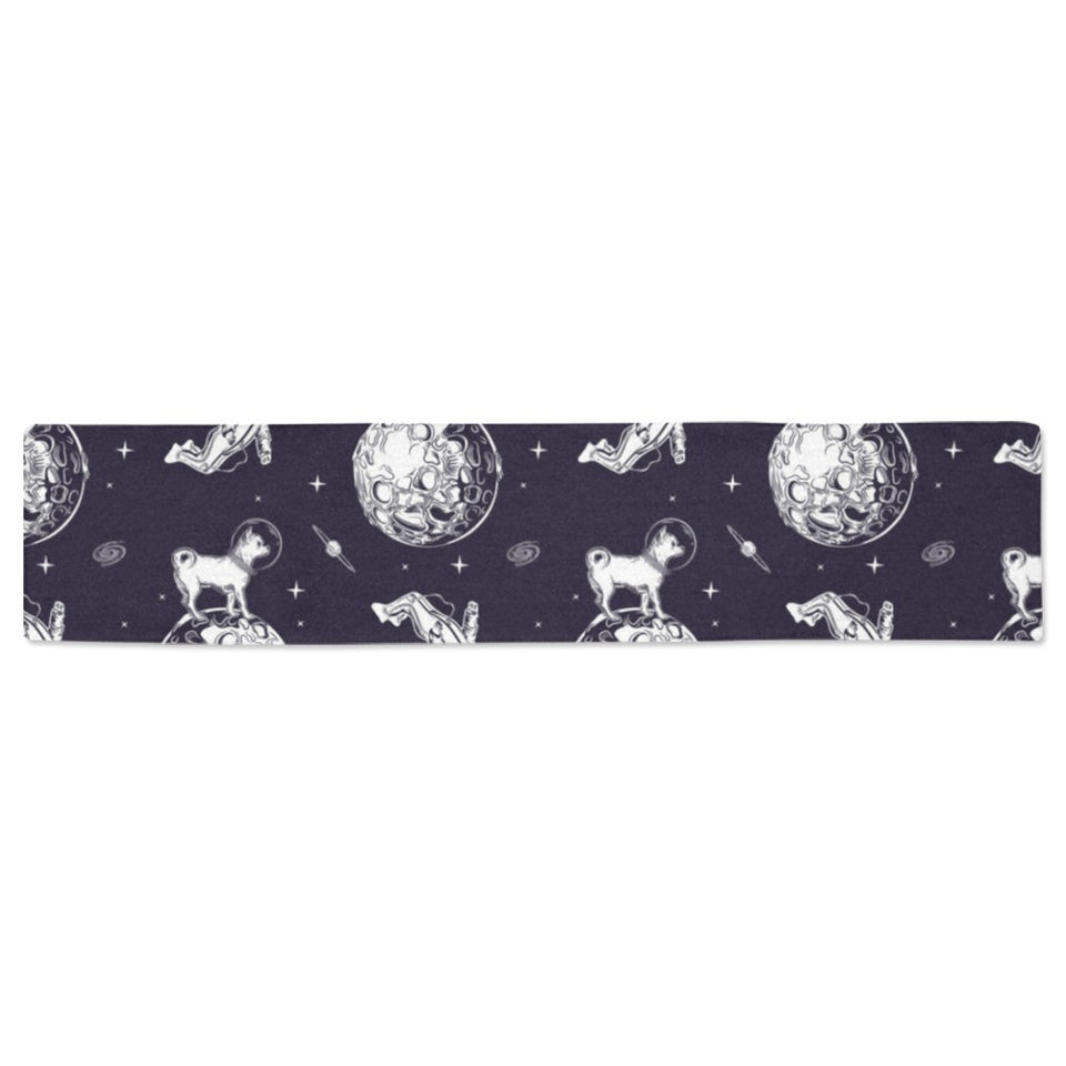 Chihuahua space helmet. astronaut pattern Table Runner