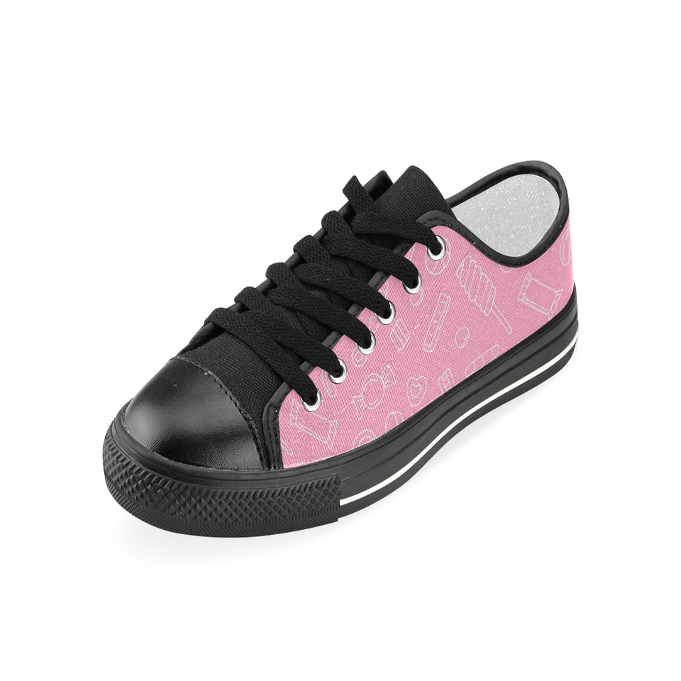 Sweet candy pink background Women's Low Top Canvas Shoes Black