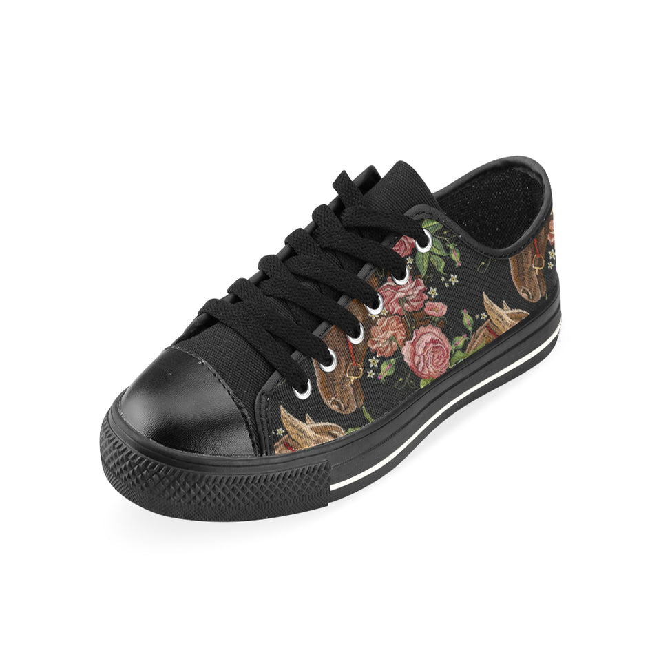 Horse head wild roses pattern Men's Low Top Canvas Shoes Black