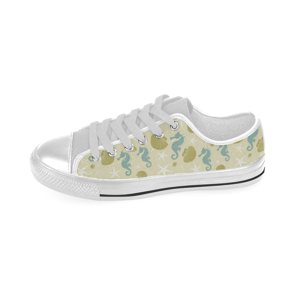 Seahorse shell starfish pattern background Men's Low Top Shoes White