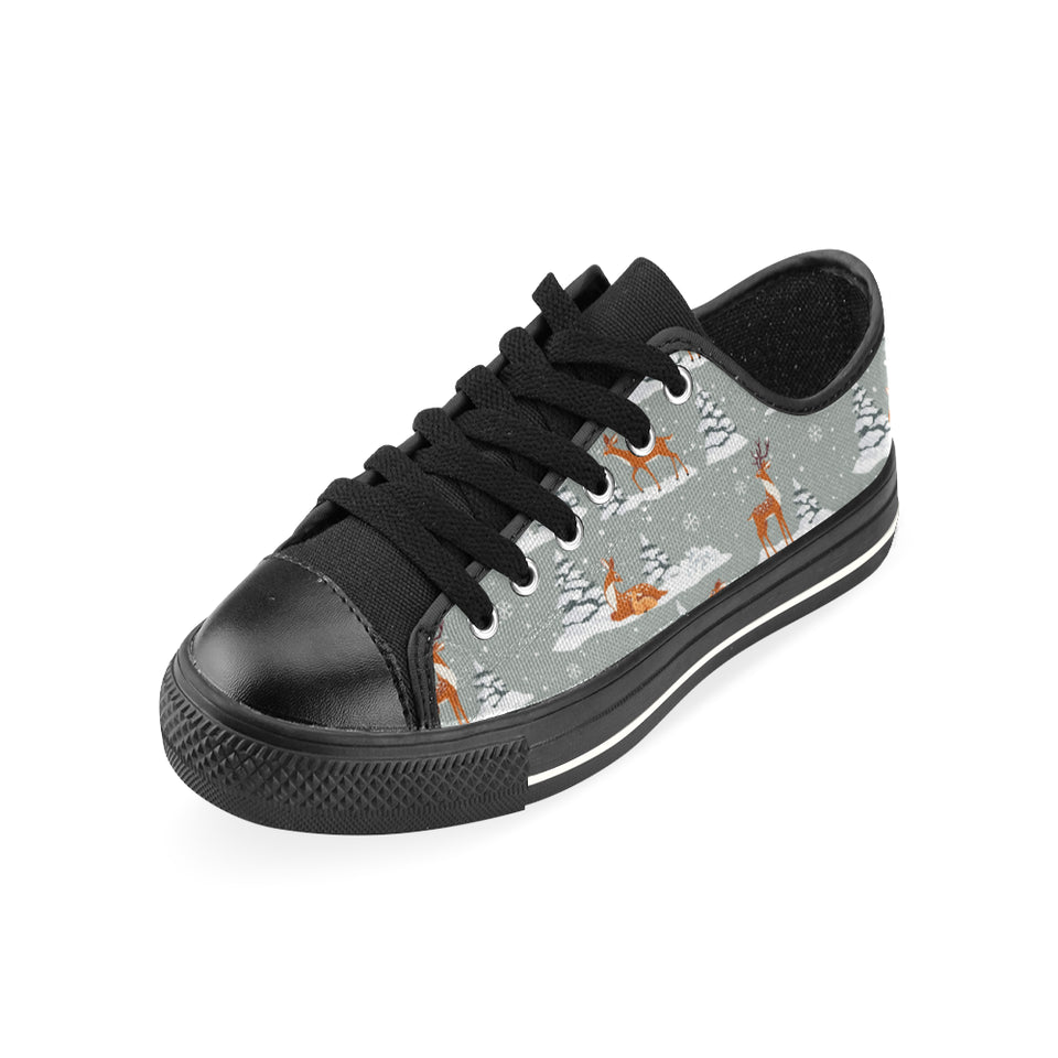 Beautiful deers Winter Christmas Men's Low Top Canvas Shoes Black