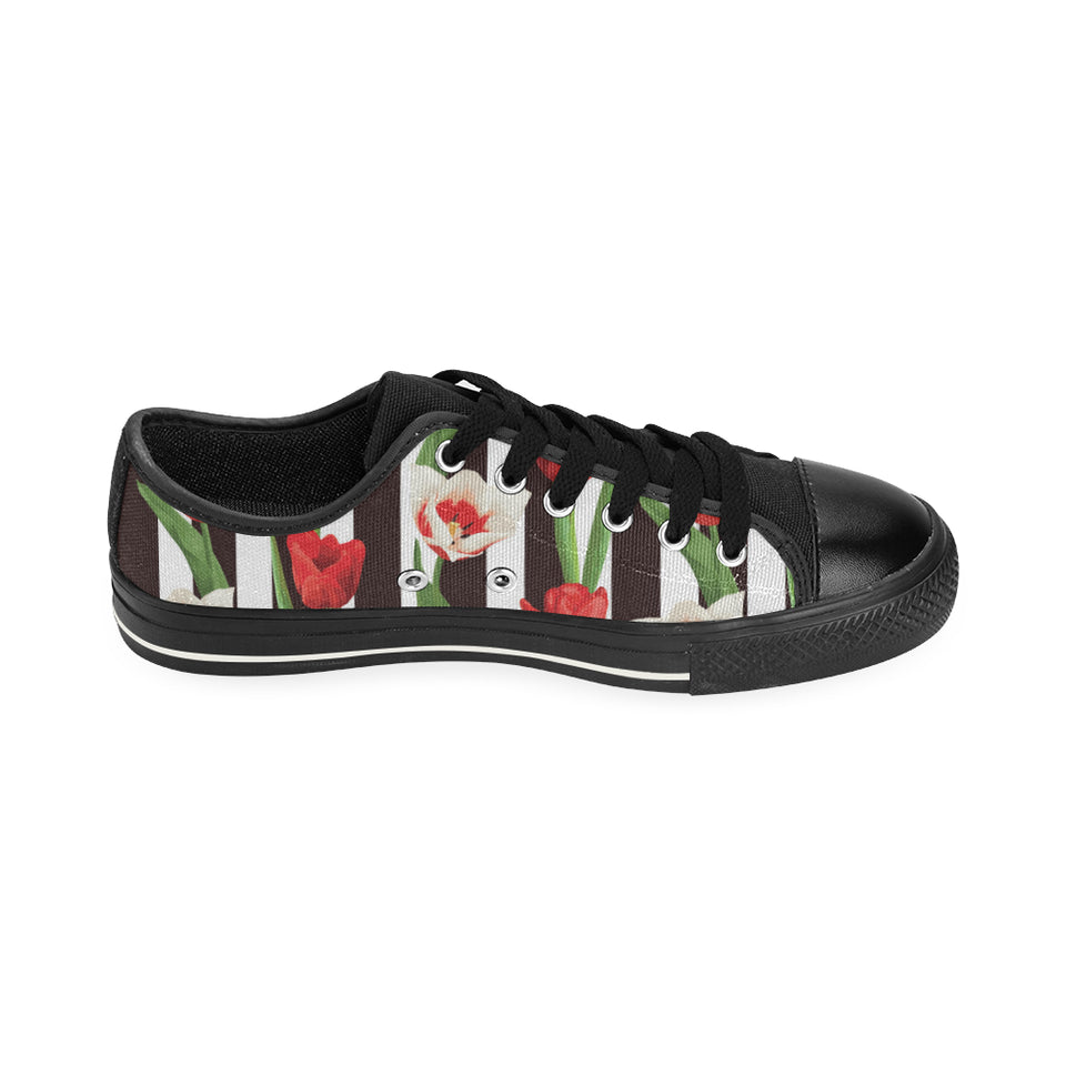 red and white tulips pattern Men's Low Top Canvas Shoes Black