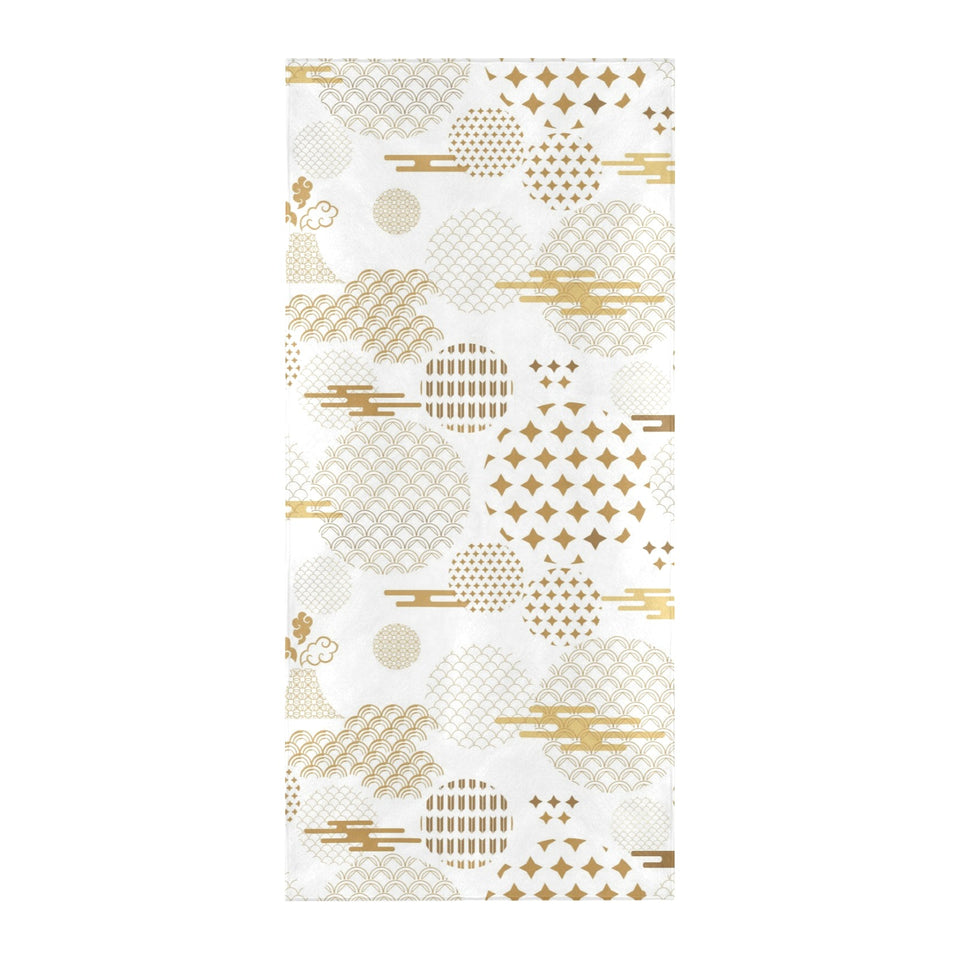Beautiful gold japanese pattern Beach Towel