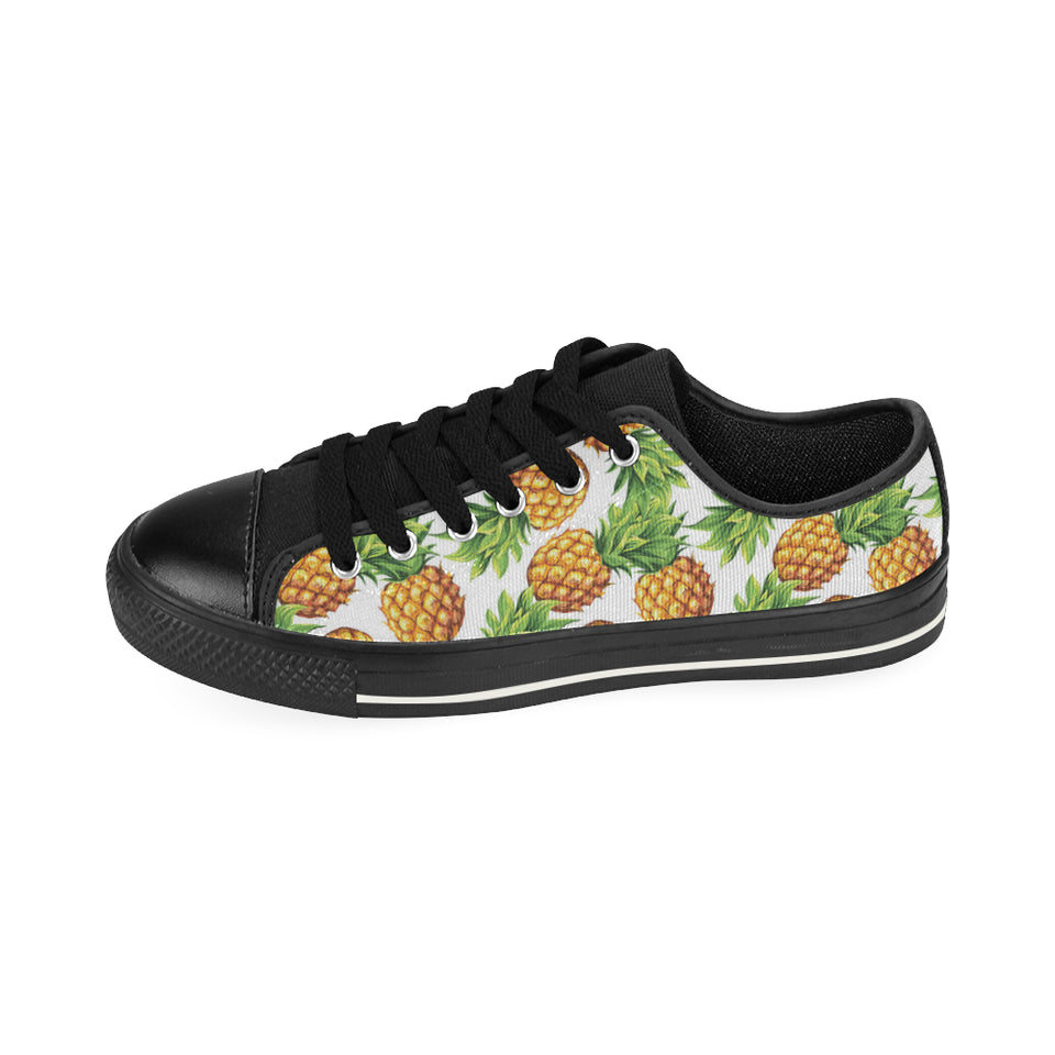 Pineapples design pattern Men's Low Top Canvas Shoes Black