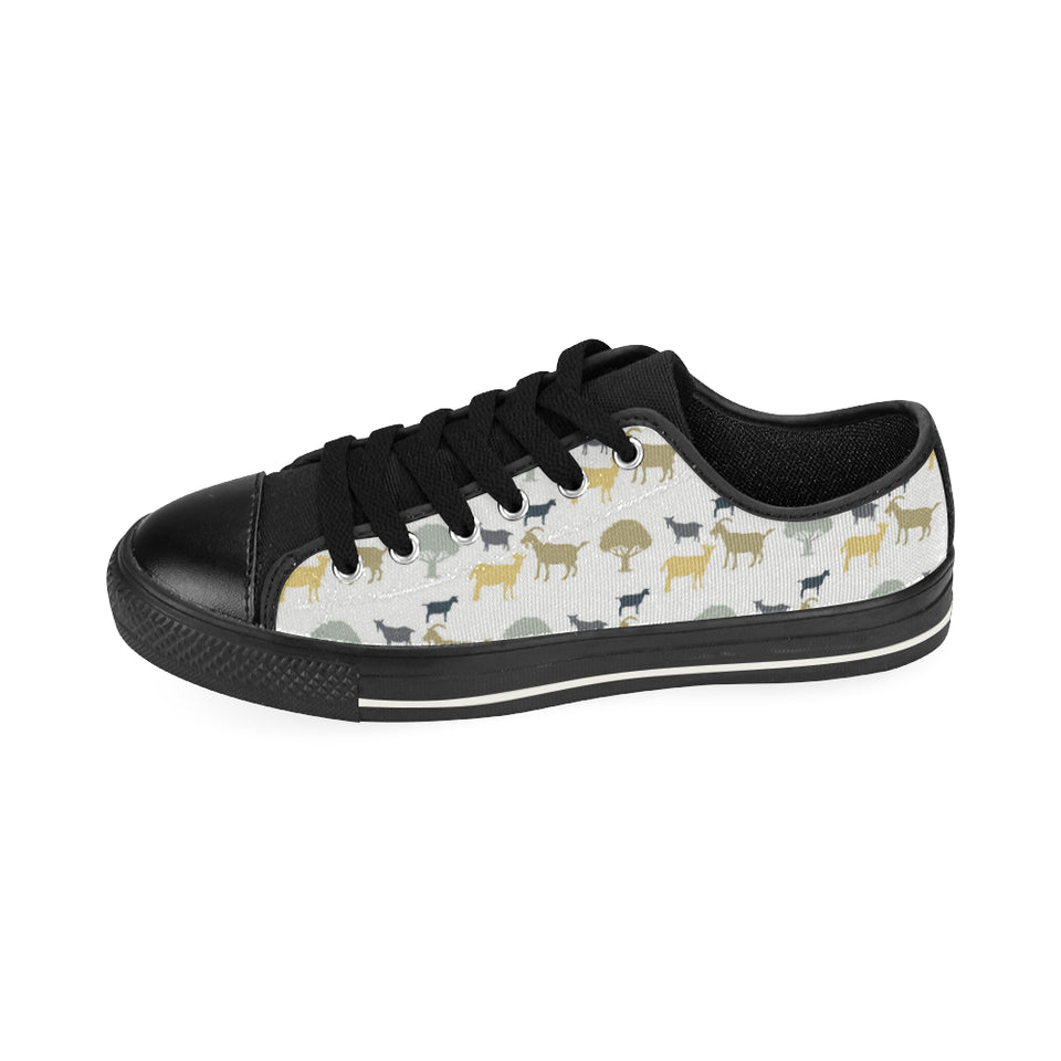 Silhouettes of goat and tree pattern Men's Low Top Canvas Shoes Black