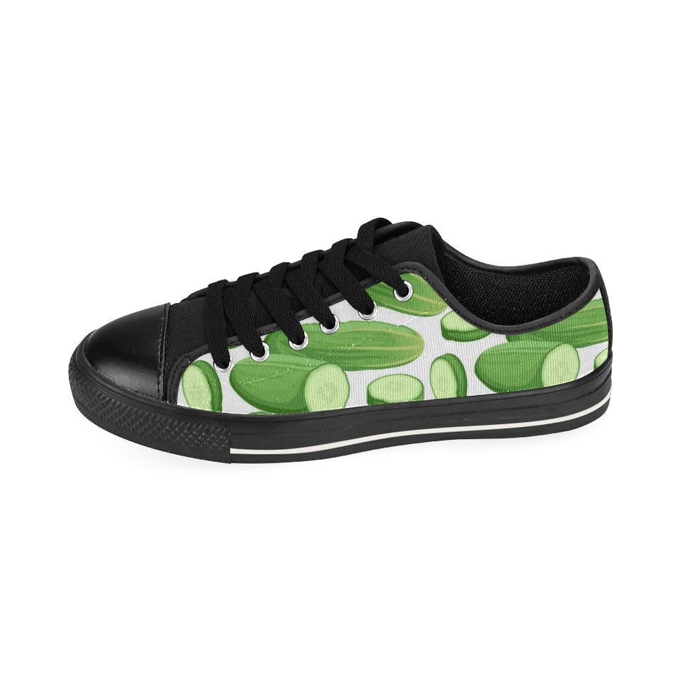 cucumber whole slices pattern Men's Low Top Canvas Shoes Black