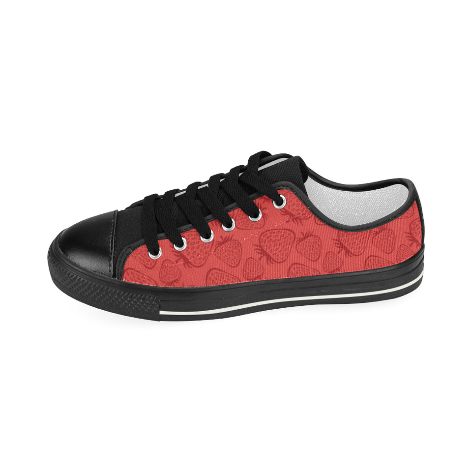 strawberry pattern red background Women's Low Top Canvas Shoes Black