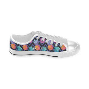 Pineapples pattern zigzag background Men's Low Top Shoes White