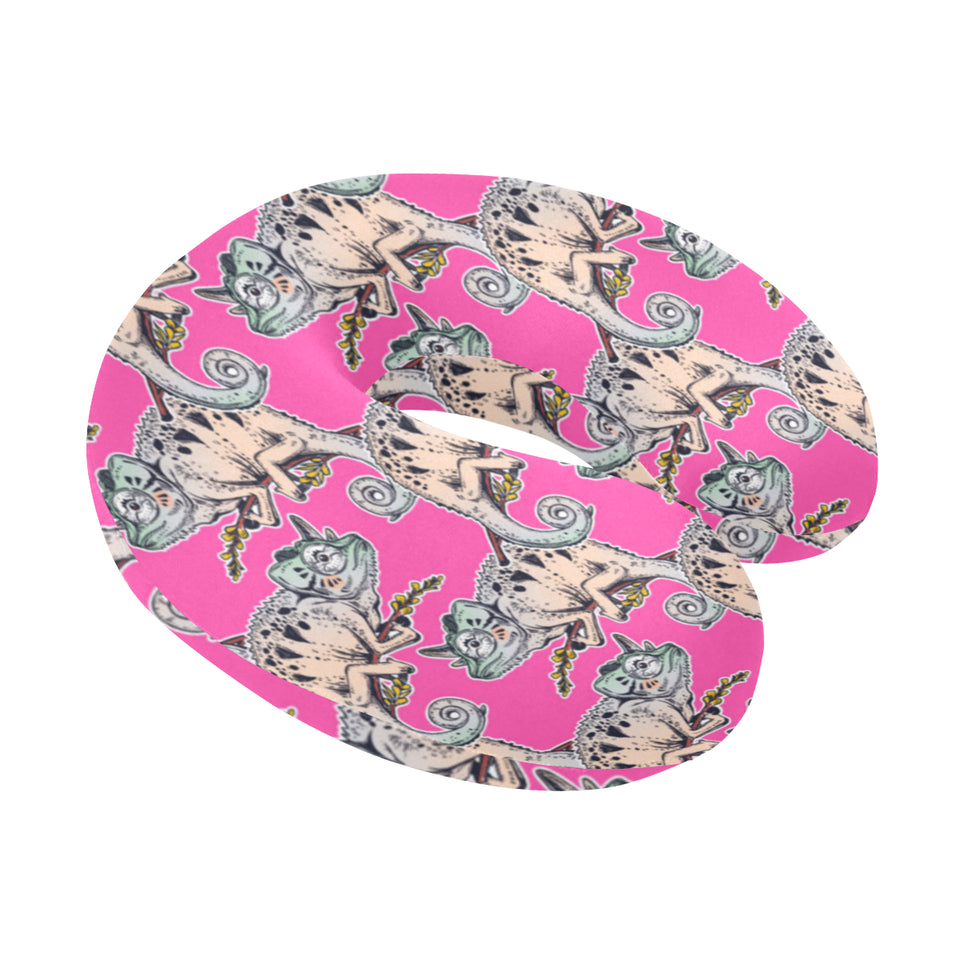 Chameleon lizard pattern pink background U-Shaped Travel Neck Pillow