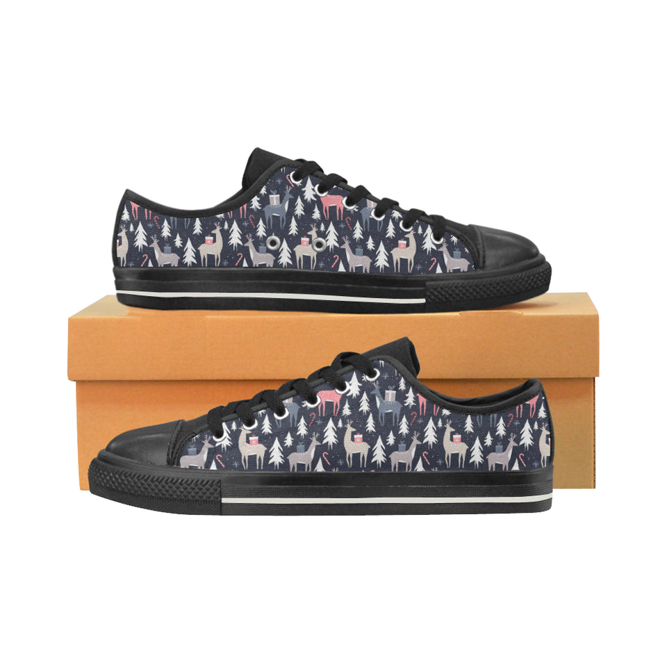 Deers Winter Christmas pattern Men's Low Top Canvas Shoes Black