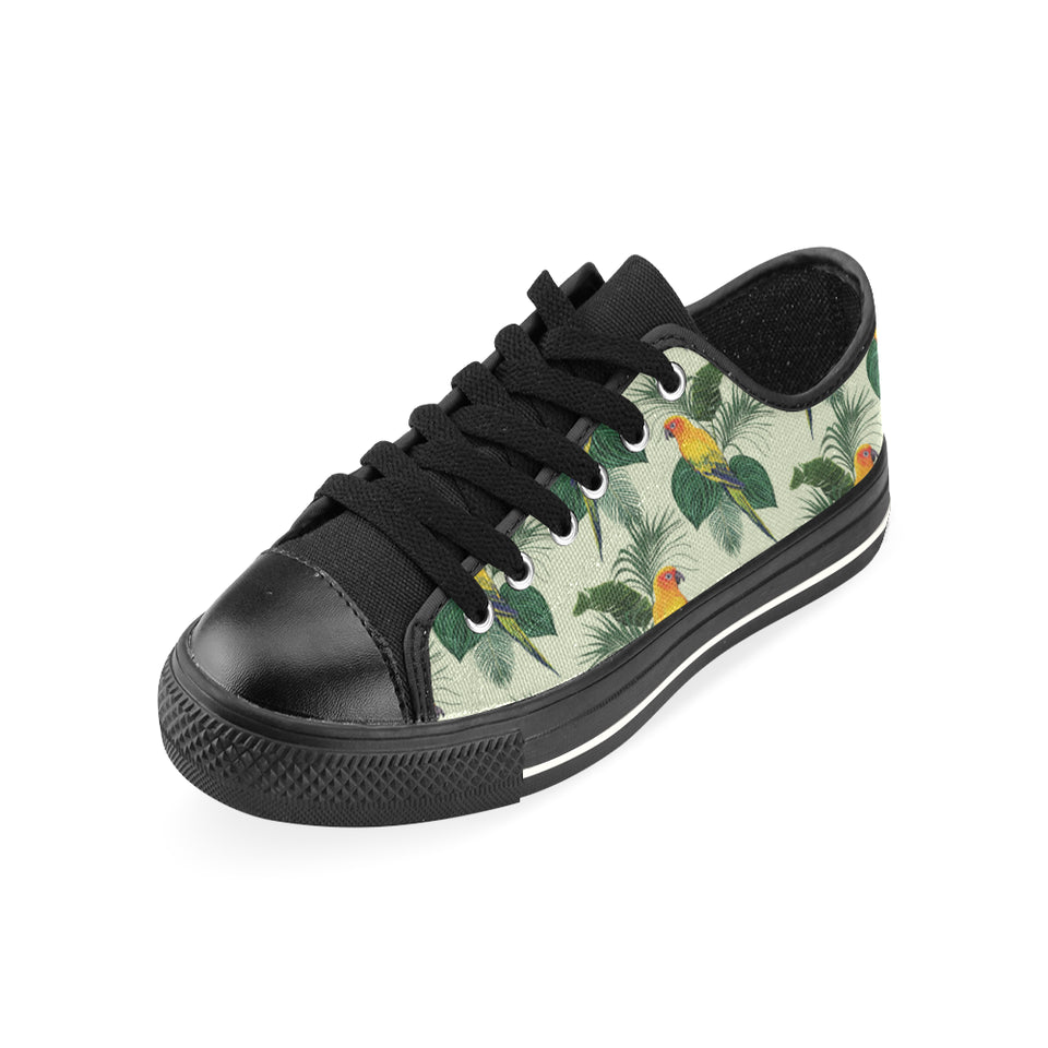 Beautiful parrot palm leaves pattern Men's Low Top Canvas Shoes Black