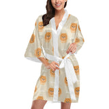 Cute brown pomeranian puppy on blue Women's Short Kimono Robe