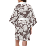 Garlic bulb dark background Women's Short Kimono Robe