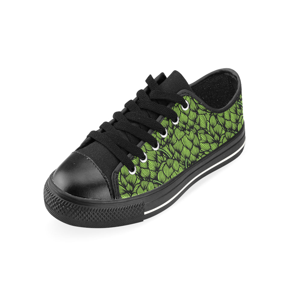 Green hop pattern Men's Low Top Canvas Shoes Black
