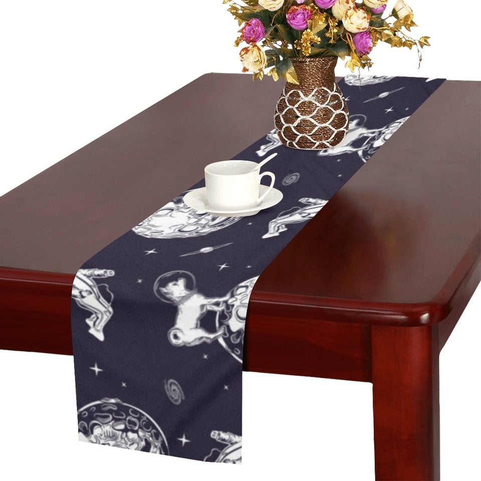 Chihuahua space helmet. astronaut pattern Table Runner