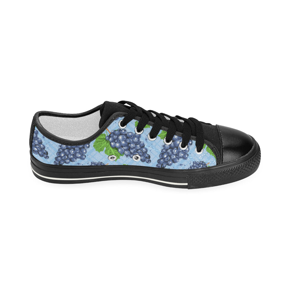 Watercolor grape pattern Women's Low Top Canvas Shoes Black