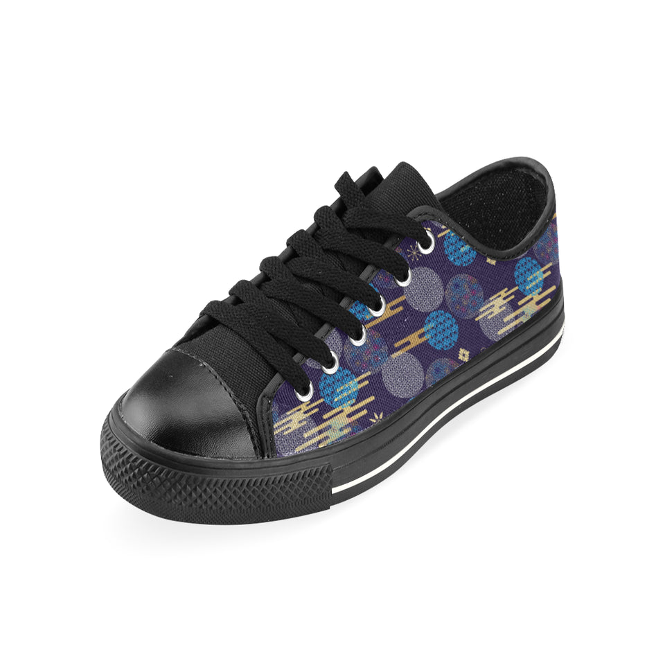 Blue japanese pattern cloud wave flower Men's Low Top Canvas Shoes Black