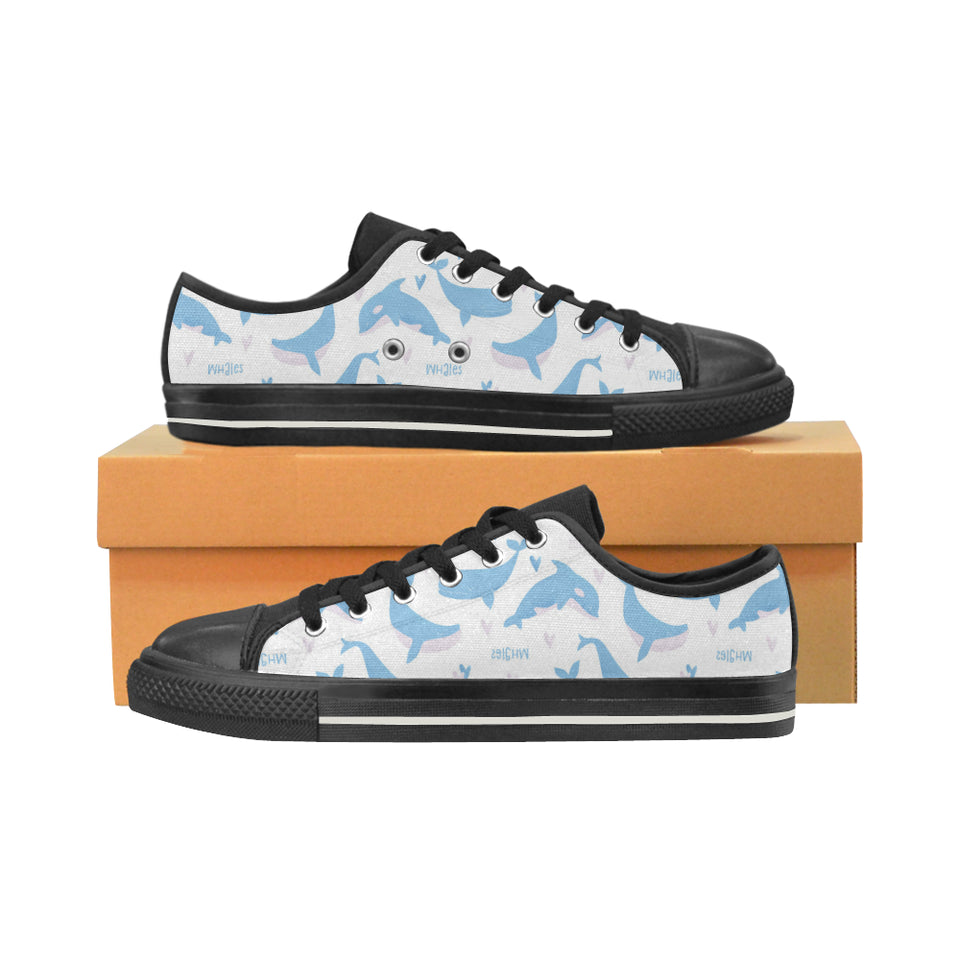 Blue whale pattern Men's Low Top Canvas Shoes Black