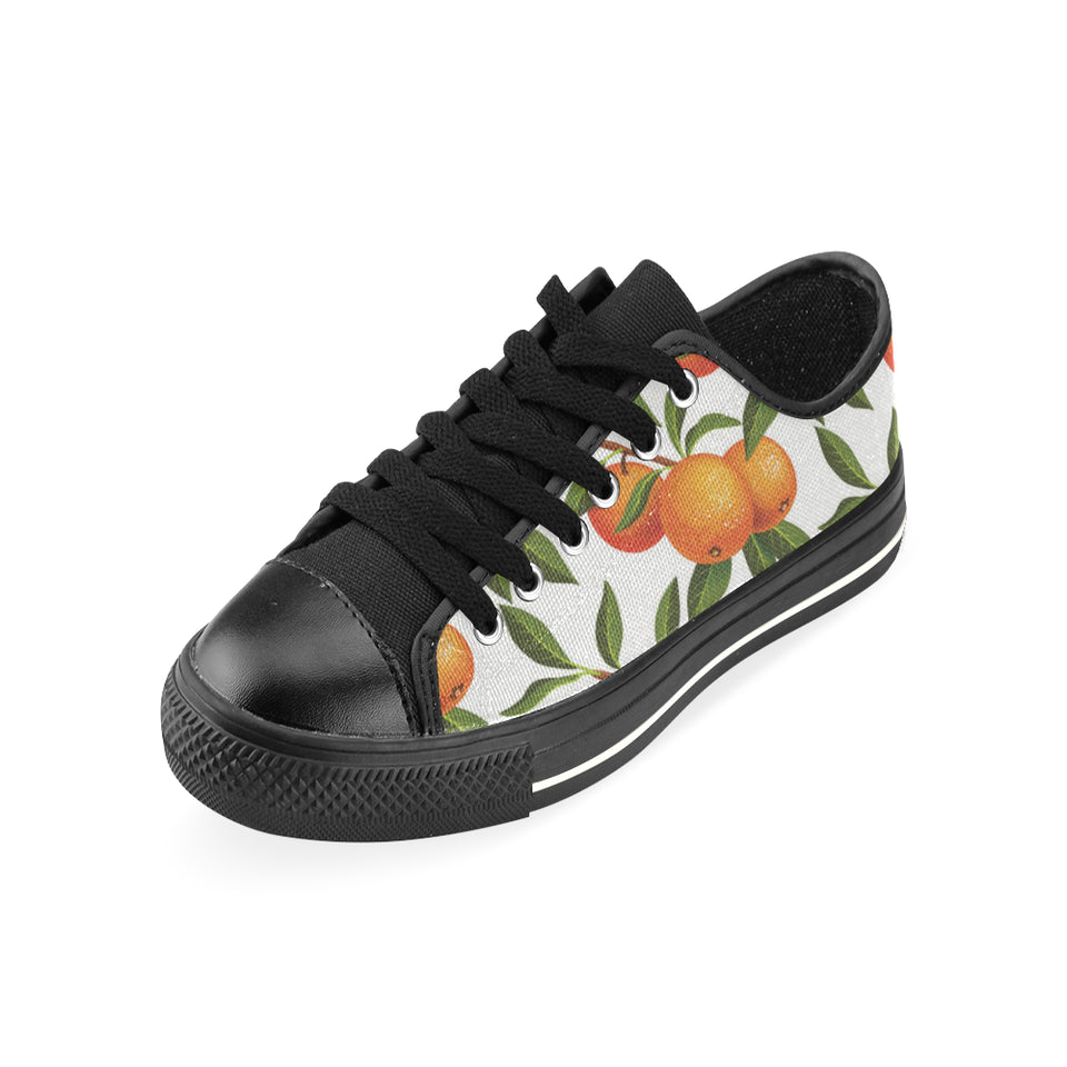 Oranges pattern background Men's Low Top Canvas Shoes Black