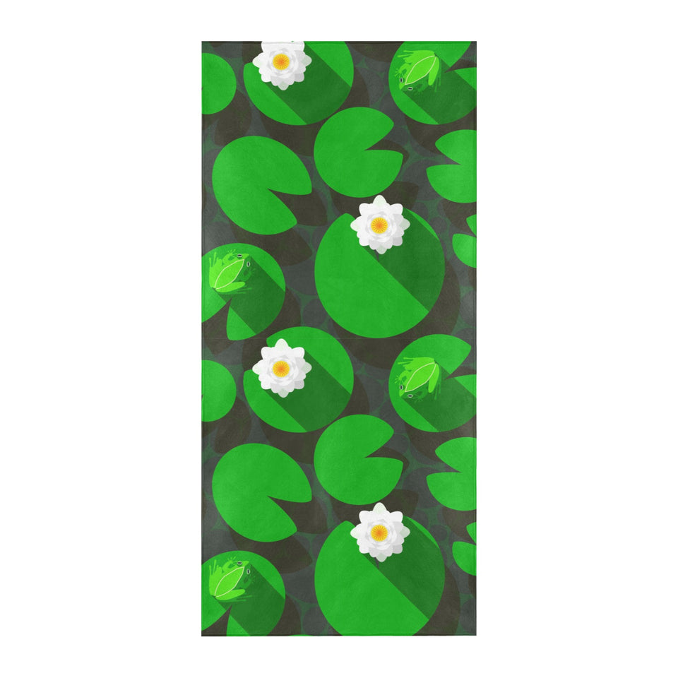 Frog waterlily pattern Beach Towel