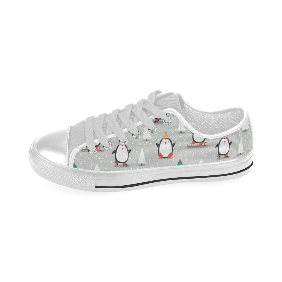 Cute Penguin christmas pattern Men's Low Top Shoes White