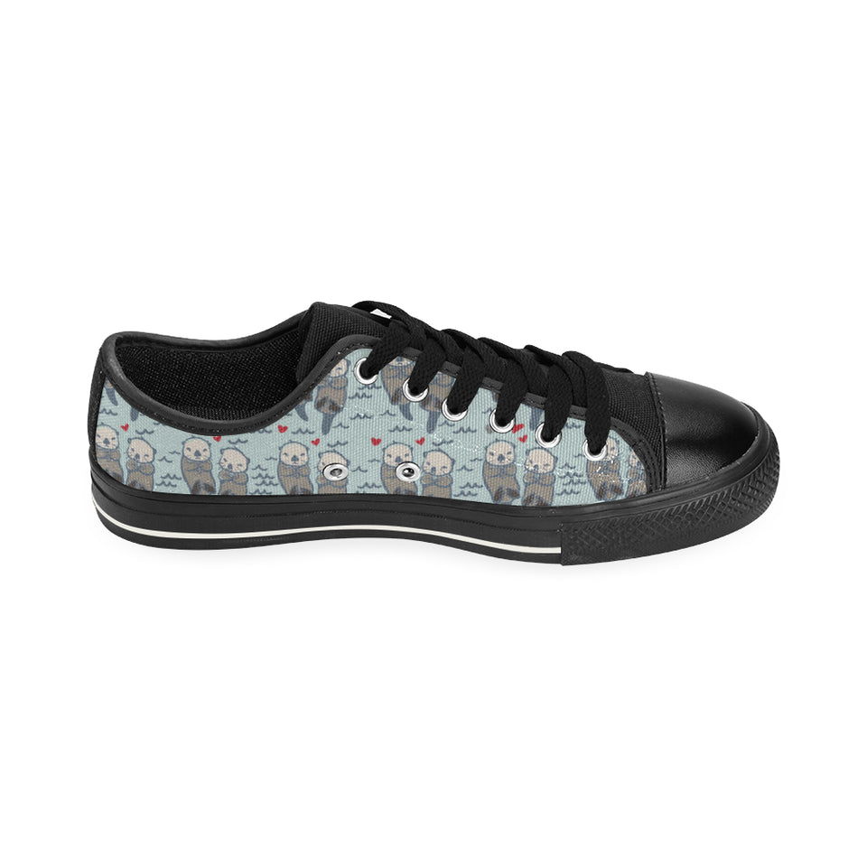 Lovely Sea Otter Pattern Men's Low Top Canvas Shoes Black