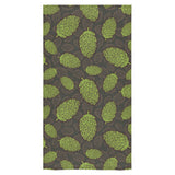 Hop pattern black background Bath Towel