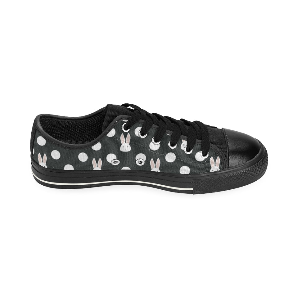 Cute white rabbit polka dots black background Men's Low Top Canvas Shoes Black