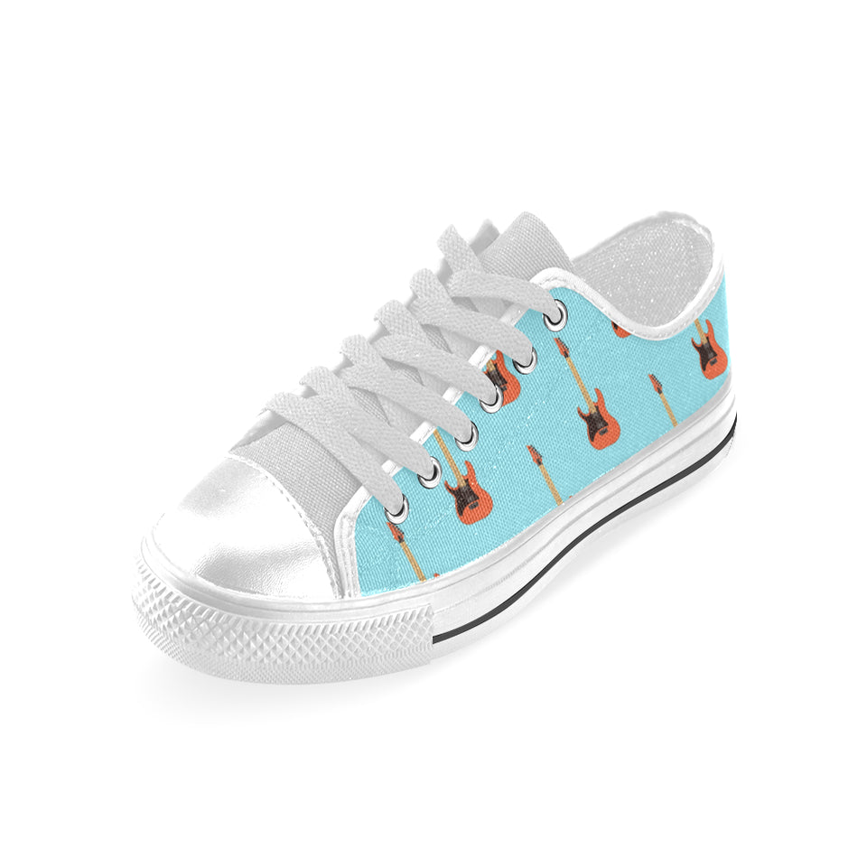 electric guitar pattern light blue background Men's Low Top Shoes White