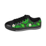 Frog waterlily pattern Men's Low Top Canvas Shoes Black