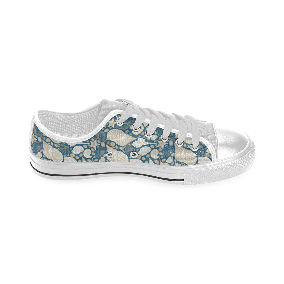 Sea turtle Polynesian Tribal design pattern Men's Low Top Shoes White