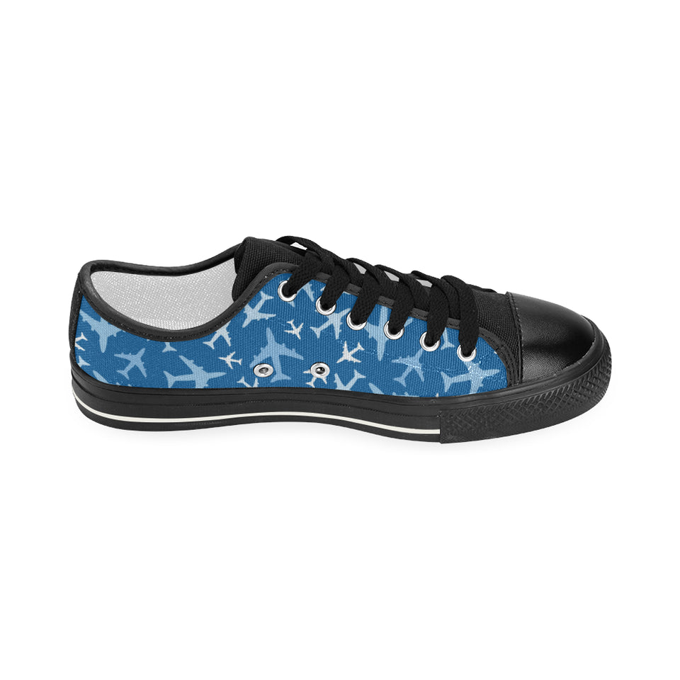 Airplane pattern in the sky Women's Low Top Canvas Shoes Black