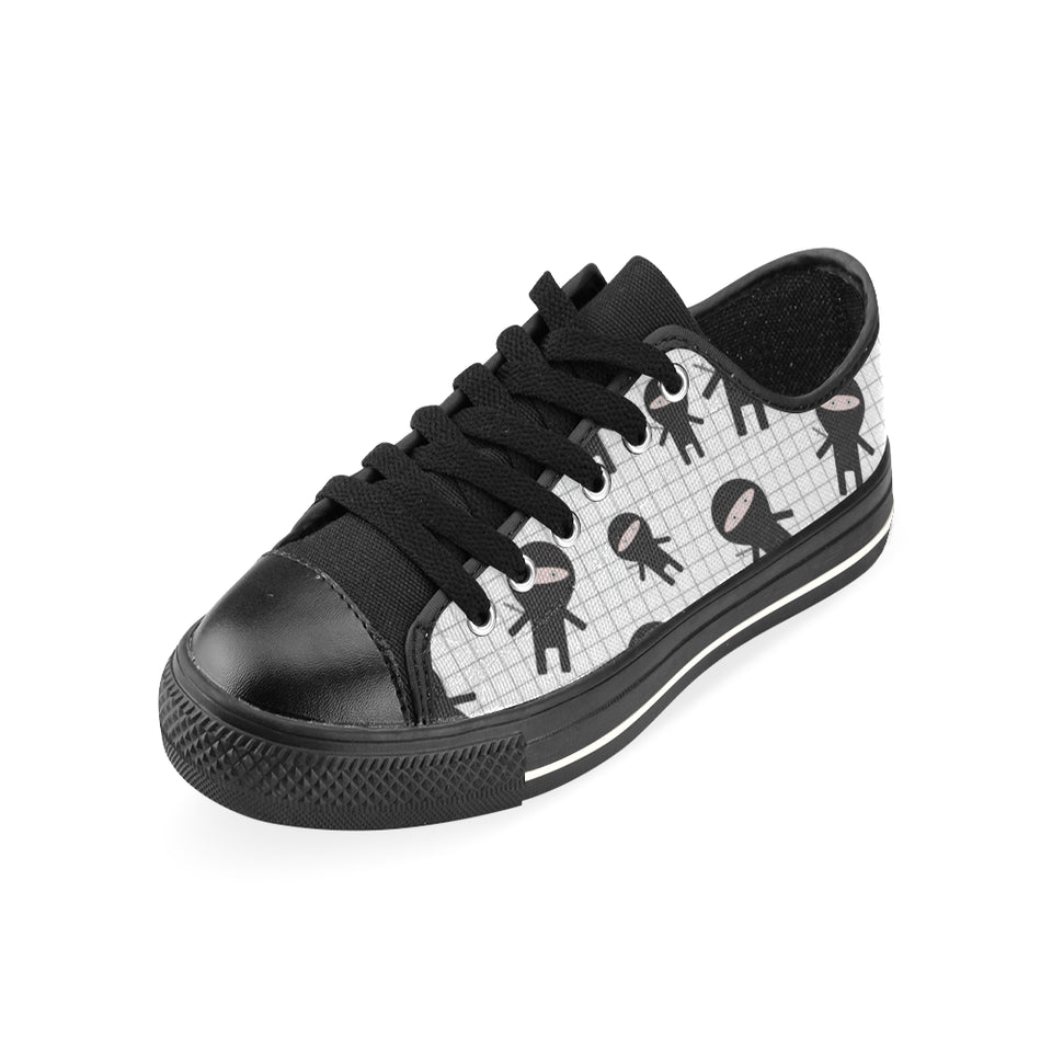 Ninja pattern plaid background Men's Low Top Canvas Shoes Black