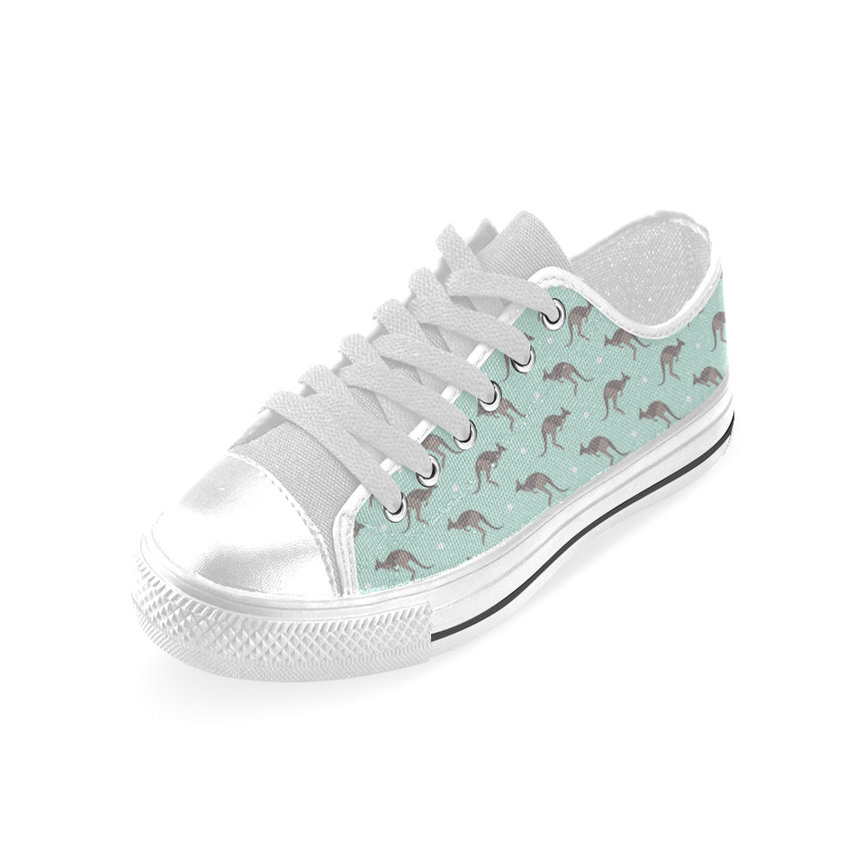 Kangaroo pattern background Men's Low Top Canvas Shoes White