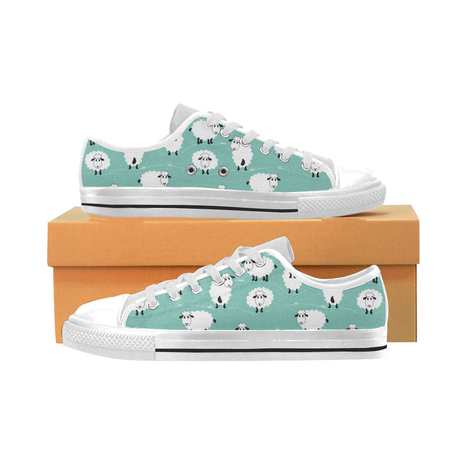 Cute sheep green background Men's Low Top Shoes White