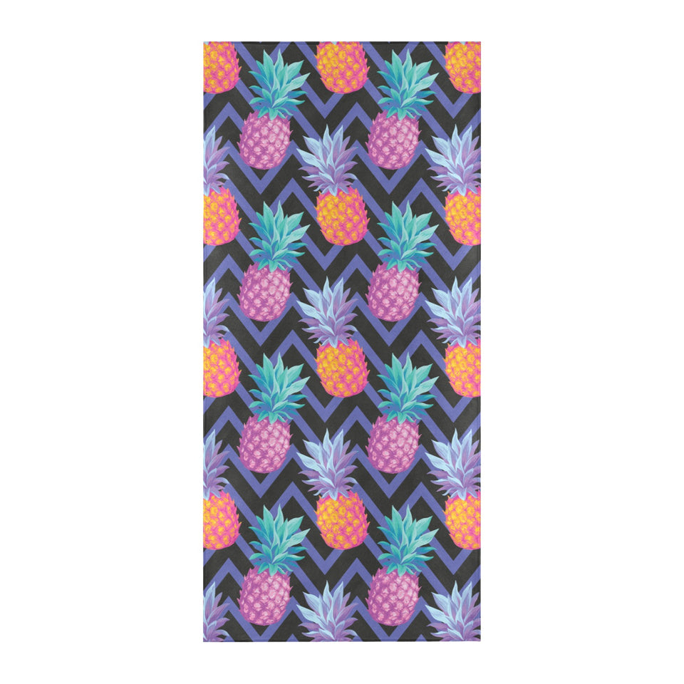 Pineapples pattern zigzag background Beach Towel